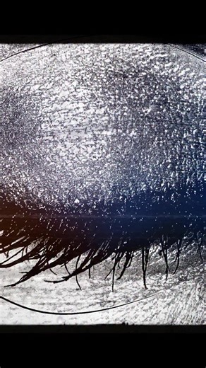 “Don’t ever stand aside Don’t ever be denied…” The new visualiser for ‘Roll With It’ is now available on YouTube! Watch in full here:https://OasisMusic.lnk.to/RWIvis25 🎬: Chris Curtis | Oasis