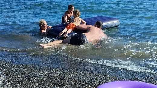 Видео Купание Сергея,младшего внука. | OK.RU