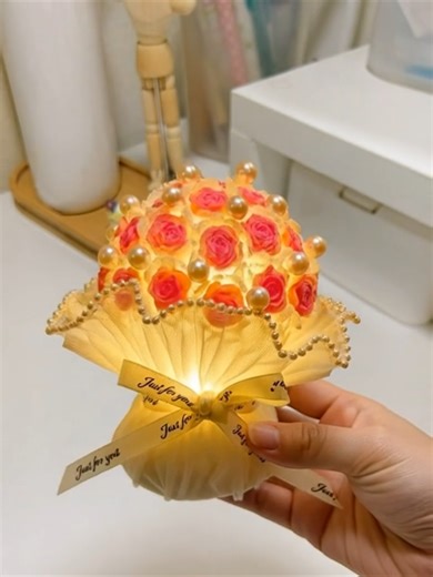 DIY Flower Lamp: Create Your Own Beautiful Bouquets