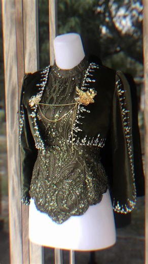 Kebaya Modern Elegan untuk Wisuda