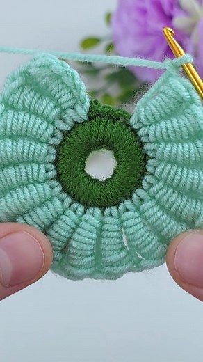 Super easy crochet flower #knitting #crafts | Alya crochet