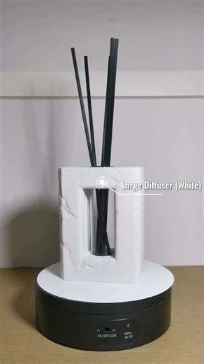 This is a fireless fragrance diffuser with a full sense of design, made of concrete.#diffuser