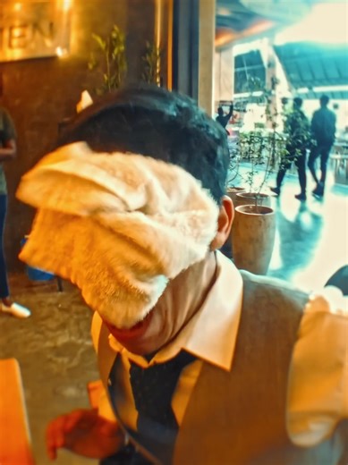 if customer mess while waitress cleaning🤭😅 #fyp #nataka #relatable @NATAKA.INC @Andrew Ogonji @Sushi Ramen Bar