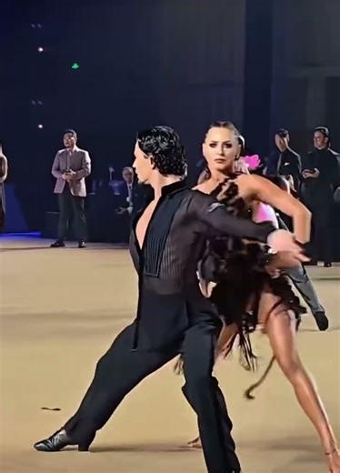 #顶尖舞者 #经典再现 #dance 动作清楚的伦巴舞