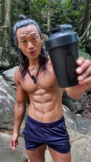 Jerome Tan | Transformation Coach on Instagram: "Protein powders = easy calories 😬 But your gut deserves better. I skip the shakes and eat nutrient-dense whole foods after training. Whole chicken, beef liver, wild fish, fruits, eggs. Real food heals your gut, supports your hormones, optimizes your hormones. This means less bodyfat and more muscle. Better digestion, better results. 💯"