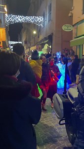 184K views · 3.8K reactions | MAGIQUE 殺 La parade de Noël de La Ciotat a enchanté petits et grands ce samedi soir  | La Provence | Facebook