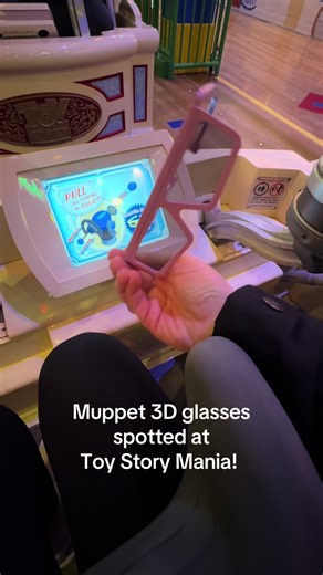 Discover Muppet 3D Glasses at Toy Story Mania