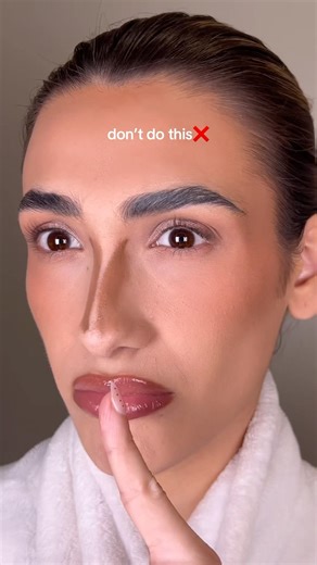 How to contour your nose the right way! #nosecontour #contouring #makeuptip #contourhack #makeuphack