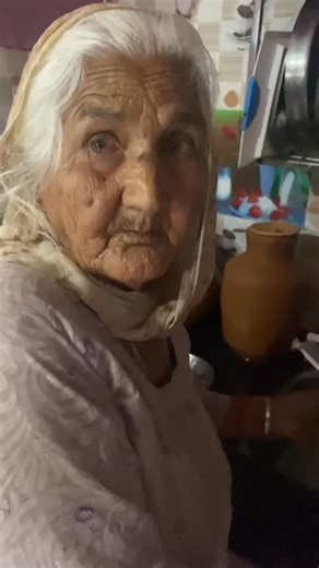 Dadi Maa Ka Ladla on Instagram: "😭😭 aaja meri maa wapis 😭"