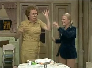 B.U., EDITH BUNKER (Jean Stapleton) & Gloria Stivic, played by 7/28 birthday girl, SALLY STRUTHERS on "All in the Family," hope your day rocks! | BoomUnderground.com