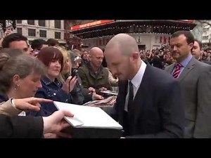 Noah: London Premiere Cast Arrival and Fashion - Russell Crowe, Emma Watson, Logan Lerman|ScreenSlam