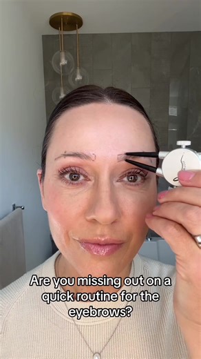 If you’re not doing brows quickly or evenly … I invented the perfect tool to get them DONE!! BROWTOOL.COM 💫 using Benefit Cosmetics Precisely My Brow x2 shade 3.5 , but any skinny pencils fit ! ❤️ #microbladingeyebrows #eyebrowtutorial #PMU #browmapping #eyebrows