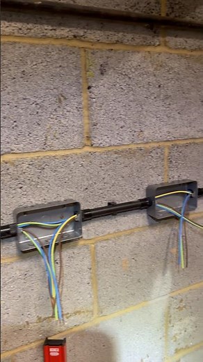 Installing 3 metal-clad double sockets from a 3-phase distribution board ⚡️