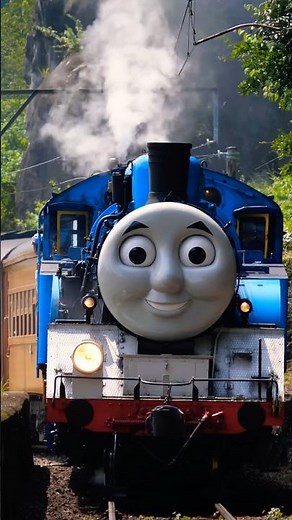 【4K縦動画】大井川鐵道「きかんしゃトーマス」たぬきの神尾駅通過！ Oigawa railway Steam locomotive "Thomas the tank engine"