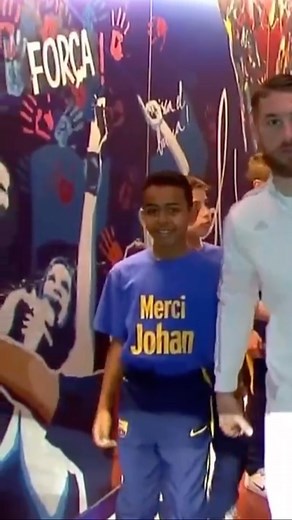 Fabrizio Romano on Instagram: "…look at 𝐭𝐡𝐚𝐭 𝐤𝐢𝐝 and the legend! 👀 🎞️ 2016 — Sergio Ramos and 9 year old Lamine Yamal enter the pitch together ahead of Barça-Real Madrid… 😄 2023 — Sergio Ramos and Lamine Yamal both start for Barça-Sevilla tonight, just 7 years later."