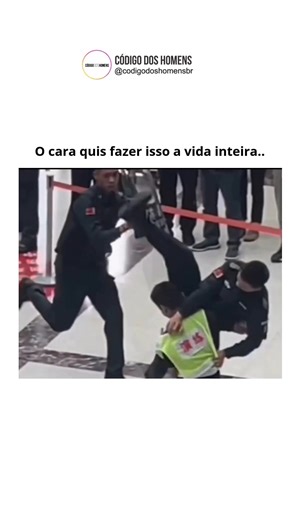 JF Rozza on Instagram: "Não importa o caos... sempre vai ter alguém preparado pra resolver. Leia nossos livros, link na bio!"