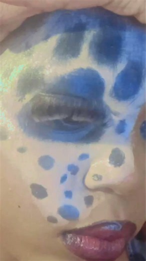 HALF DALMATIAN CRUELLA MAKEUP 💄 #makeup #dalmation