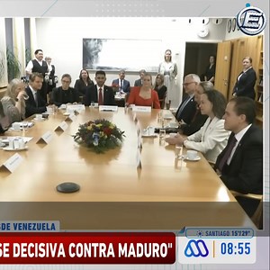 615K views · 14K reactions | Se discute el posible retorno de alguien, posiblemente Fernando, y cómo las cosas podrían estar cambiando. Se sugiere que el régimen actual no tiene el poder de influir en la situación. #retorno #planes #régimen #política #discusión | Amo El Chocolate | Facebook