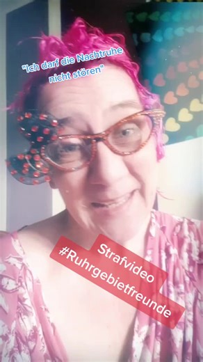 #Strafvideo #Ruhrgebietfreunde #loveislove🏳️‍🌈 #Funny #itsme #fy #MellisGagaTime😂 #jacky🥃 #fyp #BlackPinkUnited #ü40 #Gaga #LiebemeineTeams💕 #Freunde #MehralsnureinTeam💕