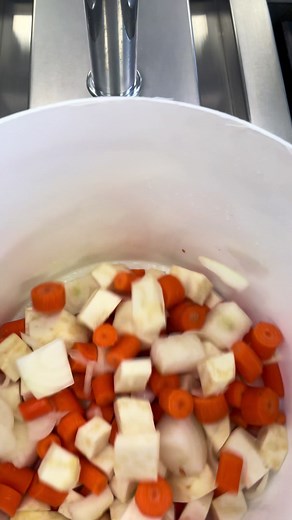 #fyyyyyyyyyyyyyyyy #fyppoppppppppppppppppppppppp #cooking #fyp #viralvideos #neu #finedining #viral_video #hamburg #hackybelafonte #altenheim #küche #kochen