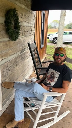 We caught a great time ! @realdonaldtrump | Chris Janson