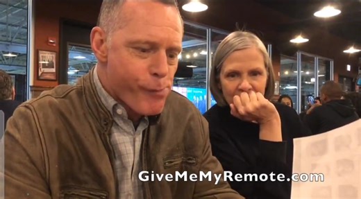 Had such a great interview talking about our unforgettable moments with Amy Morton on Chicago P.D. 💙 Drop your questions below I promise to answer! Love you all! #chicagopdfamily #chicagopdcast #chicagopdcastandcrew #chicagopd #jasonbeghe | Jason Beghe