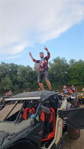 In 2026 aleg să am încredere în drum, chiar și atunci când nu văd totul clar și tot odată aleg liniștea, curajul și pașii făcuți cu inimă. @reperJay PartsAlin MoldovanAdventure PartsUntouchables ATVMOTOBOOMMotomaxx Marian AdrianEuronautica International #doc112#newyear #newchallenge | Craete Madalin