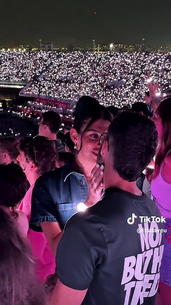 Coldplay Concert Highlights in Toronto 2025
