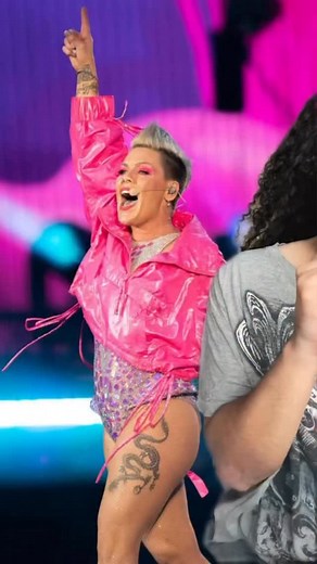 142K views · 28K reactions | Right on, @curlyboychuck … You’re GROSS, @pink | Chicks On The Right | Facebook