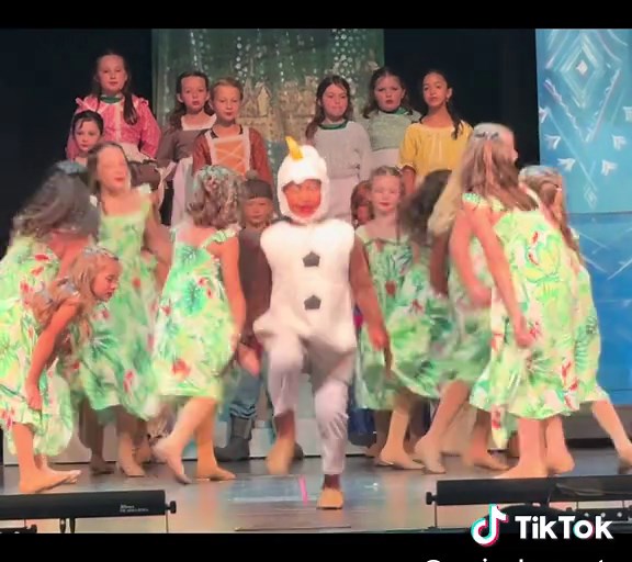 Frozen Junior Olaf is a star! ☃️❄️ #frozen #musical #olaf #fyp #viral | olaf