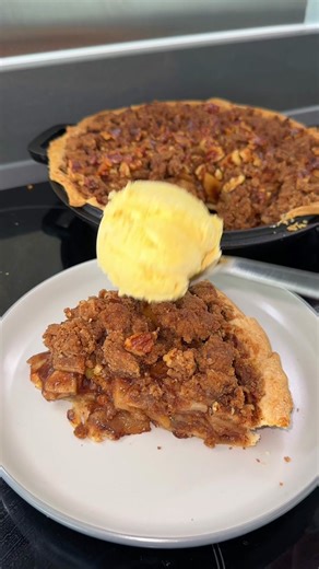 Dutch Apple Pie Recipe - Easy and Delicious