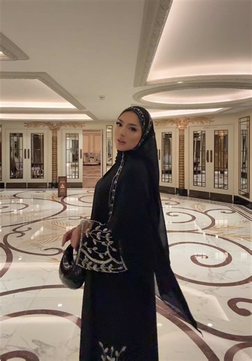 Embracing the Abaya Lifestyle: My Favorite Black Abaya
