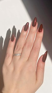 1.6K views · 51K reactions | ✨ Red Glass Nails Tutorial  El mix perfecto entre intensidad y transparencia. ✨ Lográ el efecto red glass nails usando Cave the Way como base y sumale Art Walk in Suzi’s Shoes para ese rojo vibrante con profundidad. ¿Lista para unas uñas que atrapan todas las miradas?  Probalo y contanos qué te parece! #OPILovers | OPI Argentina | Facebook