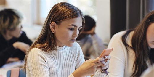 Meisjes komen steeds vroeger in de puberteit: wat is de oorzaak?