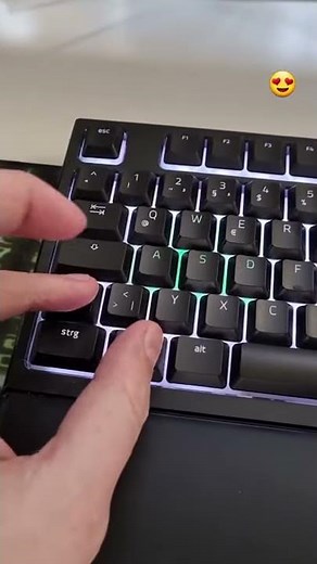 Taking a screenshot in Windows #Shorts