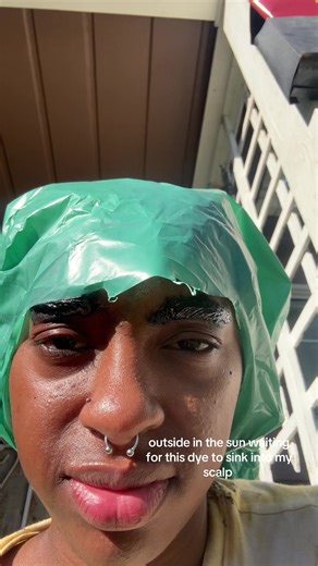 that dye got my eyebrows dark asl