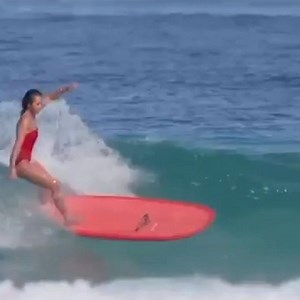 Kelia Moniz ❤️stepping into the weekend like… Video: Tony Heff | World Surf League