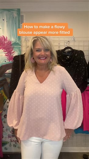 A couple of ways to balance a flowy top! #menobelly #personalstylist #downriverboutique