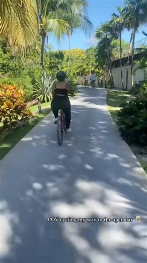 I hear the bar calling my name 🍹 #cocktails #cyclinglife #mexico