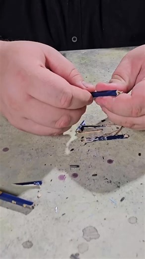 Physical experiment: Graphite light bulb. | MuchBlast