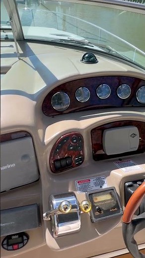 15 Second Tour Of A 340 Sundancer #luxuryyachtlife #boating #boattour #yacht #boatlife #yachtworld