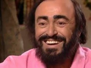 Luciano Pavarotti sings 'Volare'.