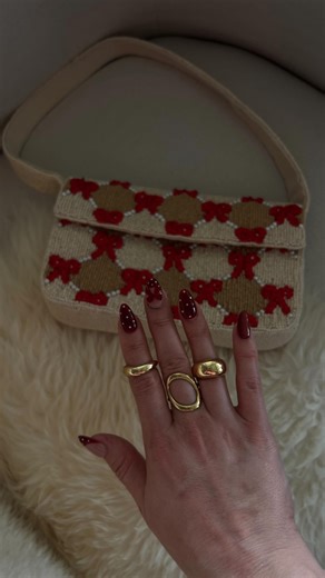 STINA on Instagram: "The perfect Valentine’s nails are calling ☎️ Press-ons had a chokehold on me in 2025 & the obsession is starting strong for 2026. As a certified nail biter with adhd, having the ability to dress up my fingers in less than 15 minutes is a lifesaver when it comes to content, events & just feeling like a girlie pop. 💅 Catch me wearing these hand made press-ons by @ersanails all year 🤤 Code ERSAXSFL #valentinesinspo #valentinesnails #pressonnaildesigns #handmadenails #forthegi