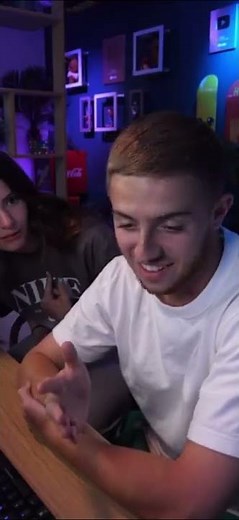 Michou EMBRASSE Elsa ❤️💋