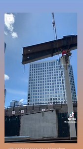 Up in the air, with nerves of steel and a heart of iron, these ironworkers are the unsung heroes of the sky-high constructions. 🏗️🌤️ #HangingIron #BuildingTheFuture #WorkLifeBalance . WWW.BUILDINGAMERICAUSA.COM | Building America USA
