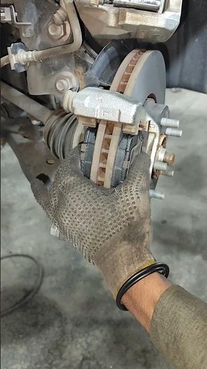 auto technician 86 🇺🇲 Mazda 6 brake pad replacement