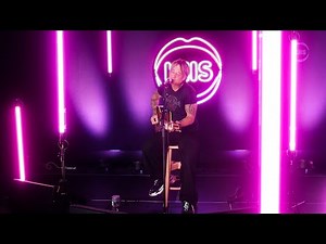 Keith Urban - we can't be friends (wait for your love) (Ariana Grande Cover)