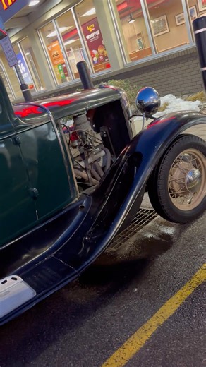 Year ? Make ? & Model “ANYONE” knows 🤔 #viralvideo #classic #fast