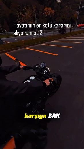 Sekuens Motovlog on Instagram: "Beklenen part 2 geldi… Part 1 için profilime bakabilirsiniz.➡️ Ayakları yere değiyor diye yeterli sandım ama ağırlığı hesaba katmamam benim hatam. Aslında sınıfına göre çok hafif bir motor ama onun için ağırmış 🥶 #motovlog #funnyreel"