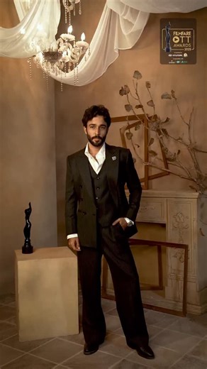 Filmfare on Instagram: "#ZahanKapoor strikes a pose with his well-deserved Black Lady for Best Actor (Male), Series, Critics': Drama at the Filmfare OTT Awards 2025. ♥️ Co-powered by: @hyundaiindia & @blenderspridefashiontour Associate Partners: @nirmangreens @amanteindia #FilmfareOTTAwards2025 #FilmfareOTTAwards #FilmfareAwards"